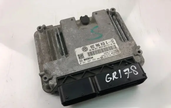 Skoda Octavia Mk2 (1Z) Engine control unit/module ECU 03C906016E 0261S04393