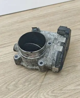 Volvo V70 Throttle valve 8692720 0281002701