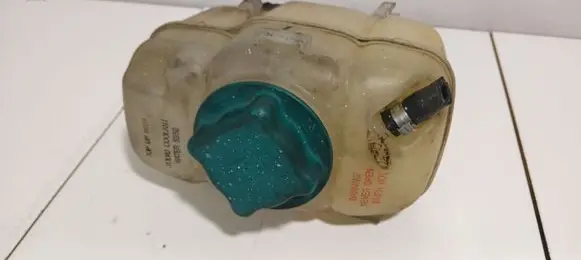 Volvo XC90 Coolant expansion tank/reservoir 30723929