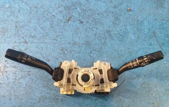 Suzuki XL7 I Gear shift switch/knob 3740050J30