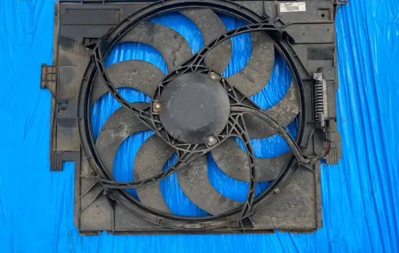 BMW 1 F20 F21 Fan set 7640508