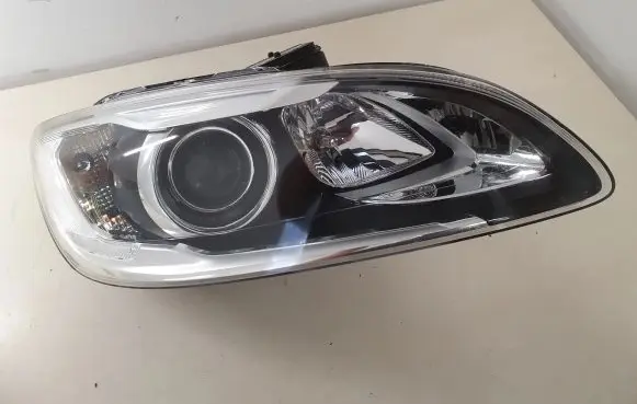 Volvo V60 Headlight/headlamp 31395903