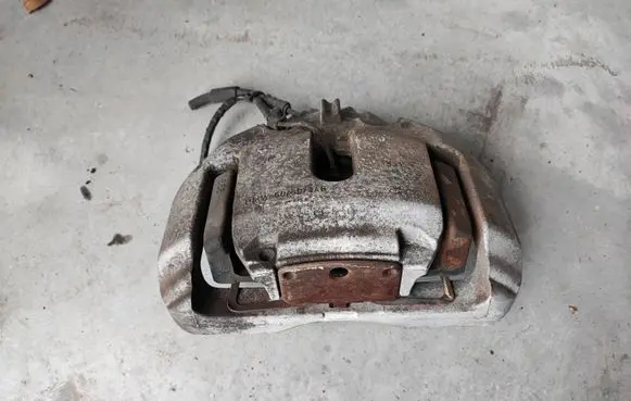 BMW 5 F10 F11 Front brake caliper