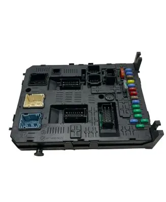 Peugeot 5008 Fuse module 281197595