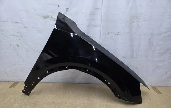 Audi Q2 - Fender 