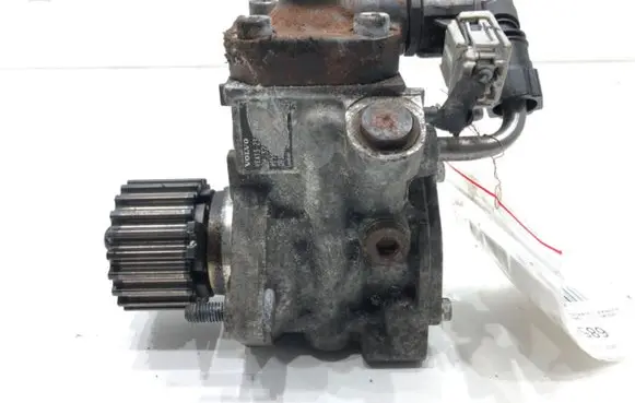 Volvo V40 Fuel injection high pressure pump