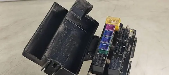 Opel Antara Fuse module