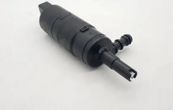 Audi Q7 4L Headlight washer pump 3B0955681 001005
