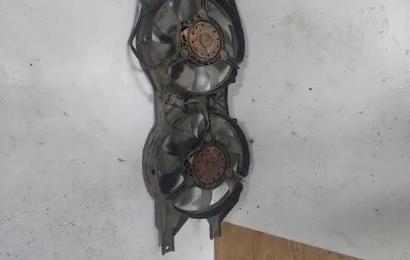 Chrysler Voyager Radiator cooling fan shroud 848757N