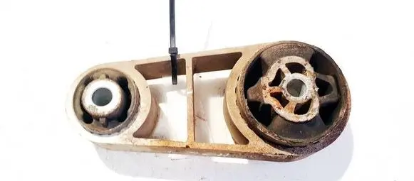 Jaguar X-Type Engine mount bracket 