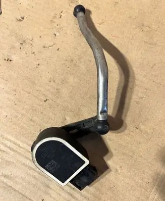 BMW X3 F25 Headlight/headlamp level sensor 6860843