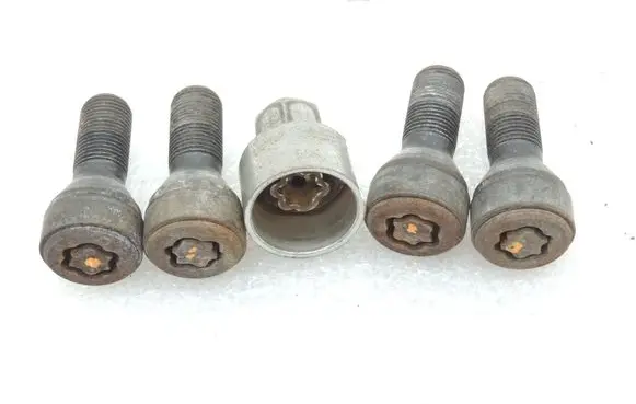 BMW 5 F10 F11 Nuts/bolts 36136779693 6779693