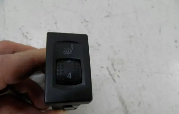 Volkswagen PASSAT B5 Seat heating switch 3B0963564A