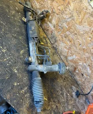 KIA Carens II Steering rack