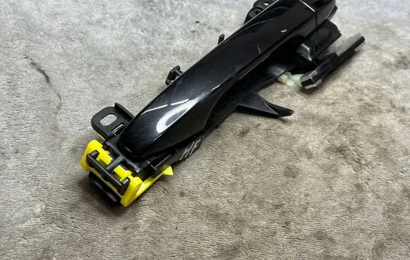 Toyota Auris E210 Rear glass lock/latch C81 6920105042