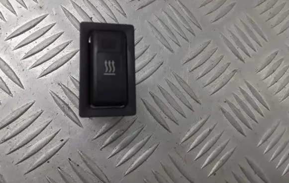 Toyota Avensis T250 Windscreen/window heater switch 153261