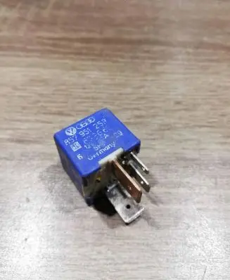 Volkswagen Golf III Other relay 857951253 Blue