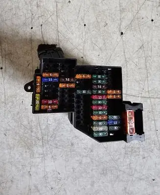 Volkswagen Touareg II Fuse box set 7P0941828 7P0941824