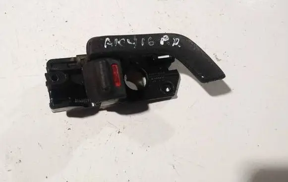 Hyundai Tiburon Front door interior handle 826202c000 82620-2c000