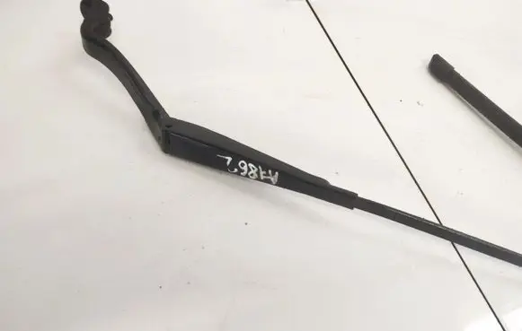 Front wiper blade arm