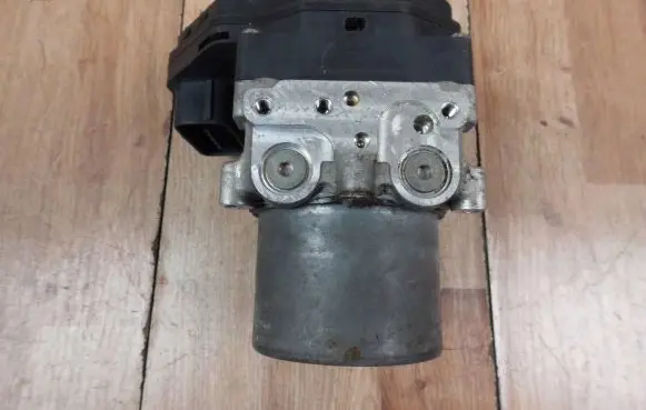 Mazda 6 ABS Pump 1338005670 GHR1437A0