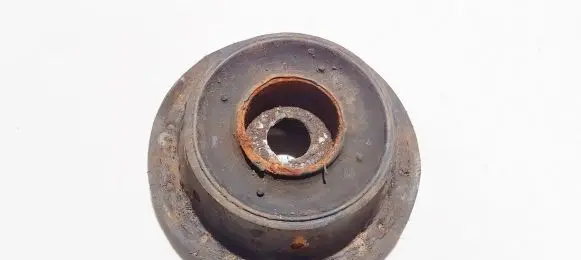Volkswagen PASSAT B3 Coil spring mount 