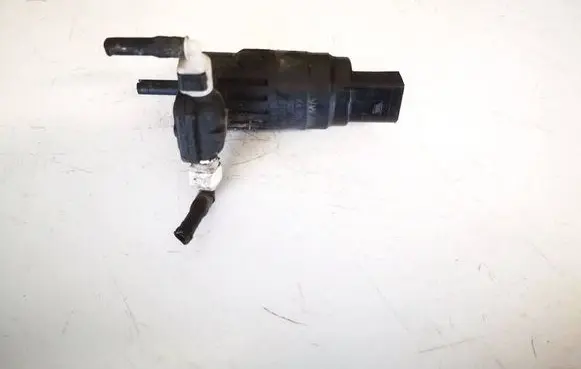 Volkswagen Cross Polo Windscreen/windshield washer pump 1k6955651