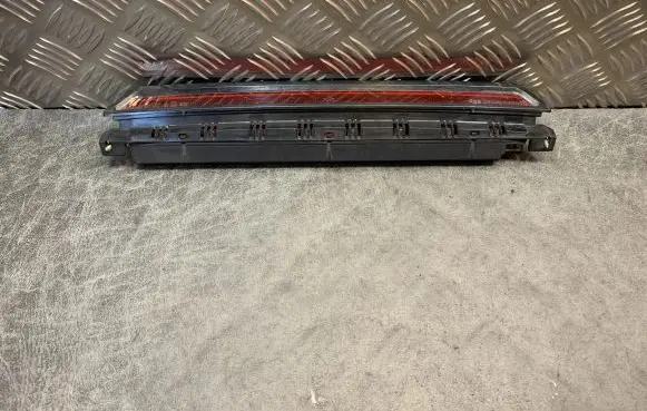 Volkswagen PASSAT B5 Third/center stoplight 3B9945097