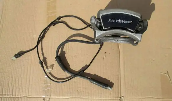 Mercedes-Benz CLA C117 X117 W117 Front brake caliper A24618