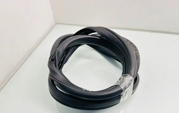 Mercedes-Benz A W176 Front door rubber seal 