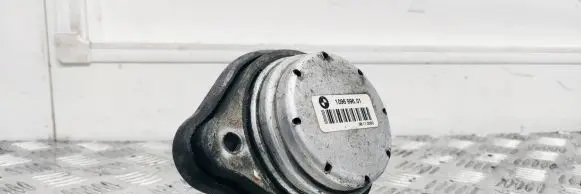 BMW X5 E53 Engine mount bracket 109699601