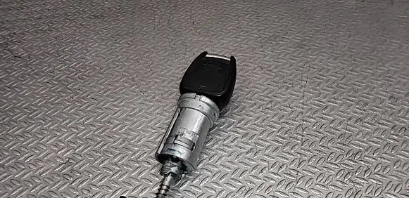 Opel Astra G Ignition lock 13107757