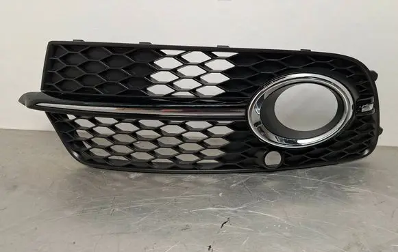 Audi Q5 SQ5 8R Front fog light trim/grill 8R0807681S