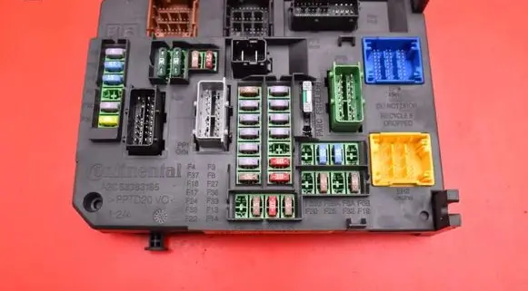Peugeot 508 RXH Fuse box set 9665547580