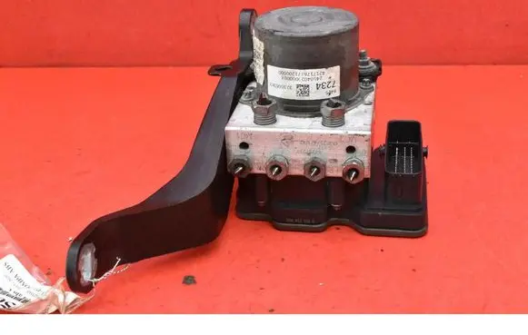 Opel Insignia A ABS Pump 84257234