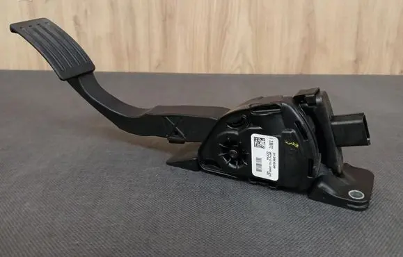 Volvo V40 Cross country Accelerator throttle pedal 31280596