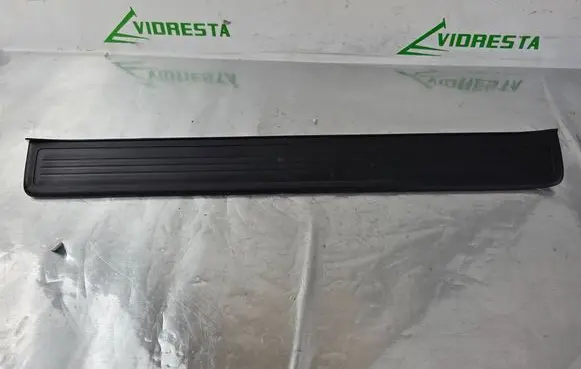 Honda CR-V Front sill trim cover 84202SWAA012M1