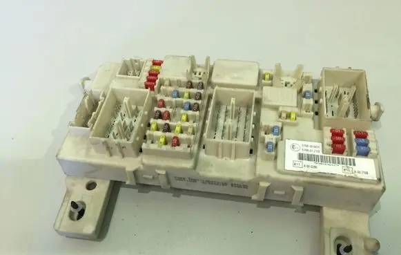 Ford Focus C-MAX Fuse module 7M5T14A073CC