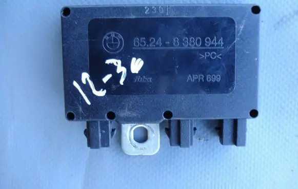 BMW 3 E46 Antenna control unit 65248380944 8380944 1236