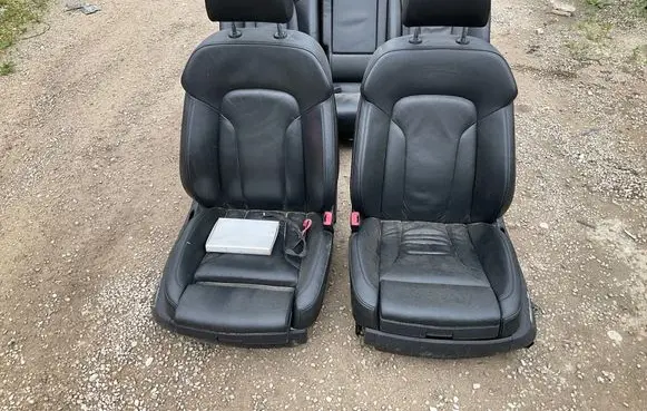 Seat set