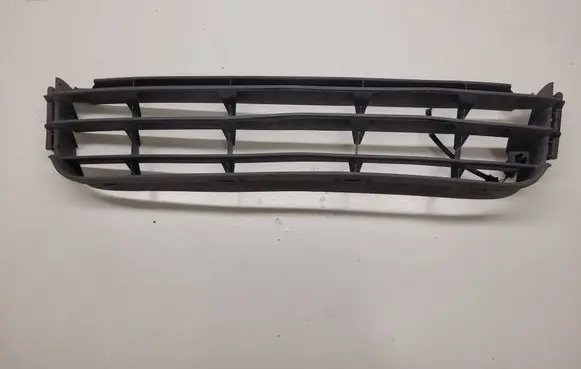 Volkswagen Touran I Front bumper lower grill 1T0853677