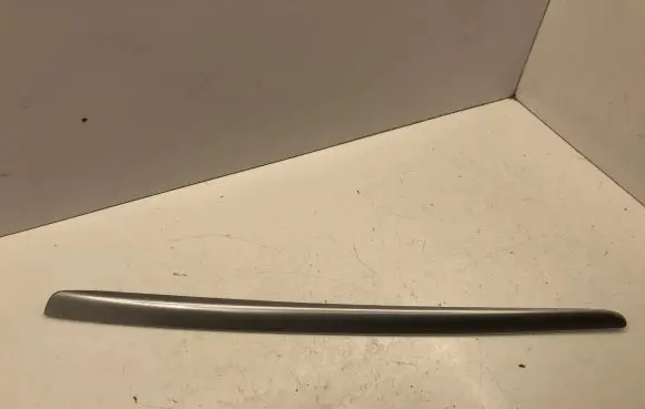 Mercedes-Benz ML W164 Front door card panel trim A1647200622