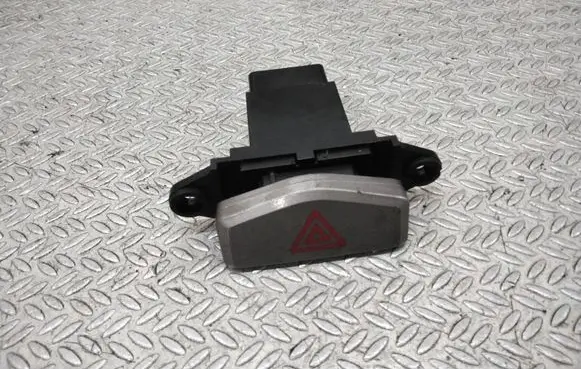 KIA Carens II Hazard light switch