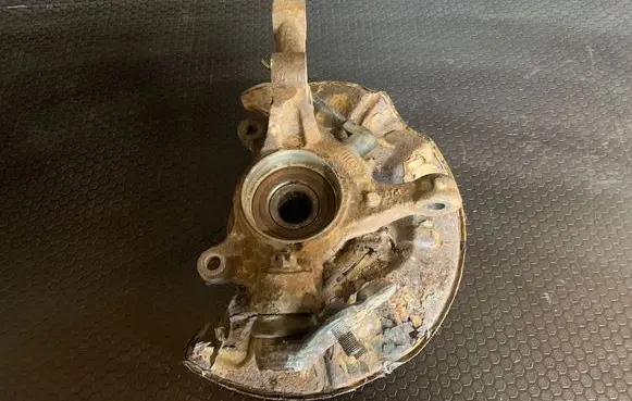 Toyota Corolla Verso AR10 Front wheel hub