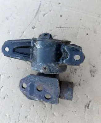 KIA Sportage Engine mount vacuum valve