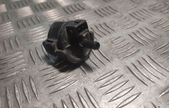 Skoda Octavia Mk2 (1Z) Valve vacuum 058133459