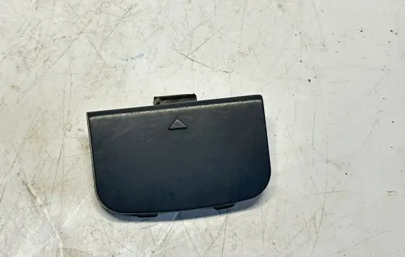 BMW 7 E65 E66 Front tow hook cap/cover 8223210 51118223210