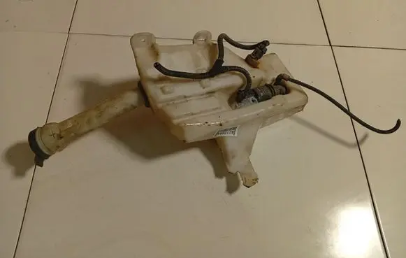 Opel Insignia A Windshield washer fluid reservoir/tank 401140137