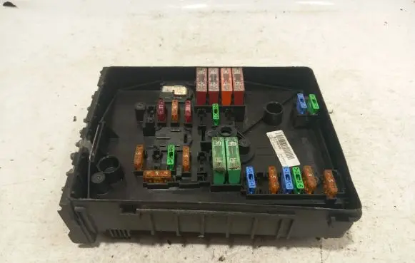 Volkswagen Golf V Fuse module 1K0937125A 017183071