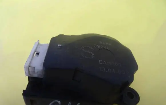 Volvo S80 Air flap motor/actuator 38248 EAM101